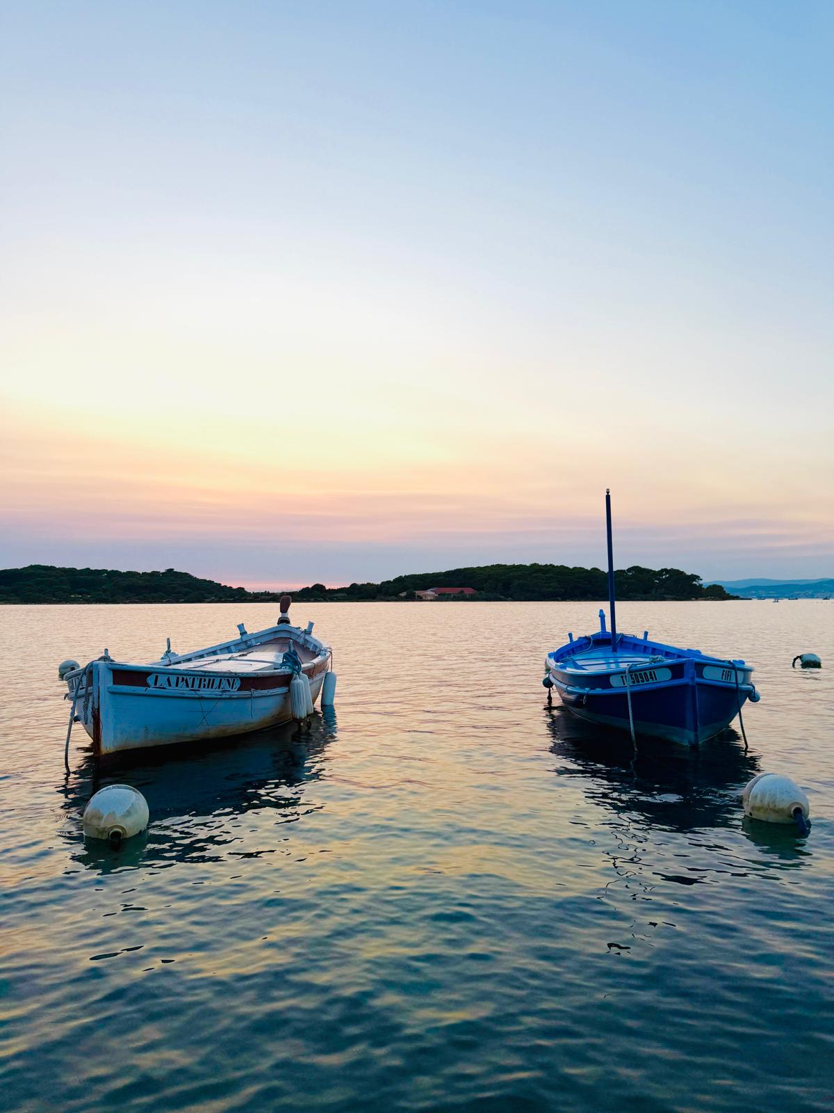 location de vacances le brusc